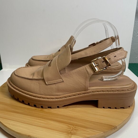 Torrid Women 9.5 WW Beige Sling Back Lug Loafers Gold Hardwear Preppy Chunky - Picture 2 of 9
